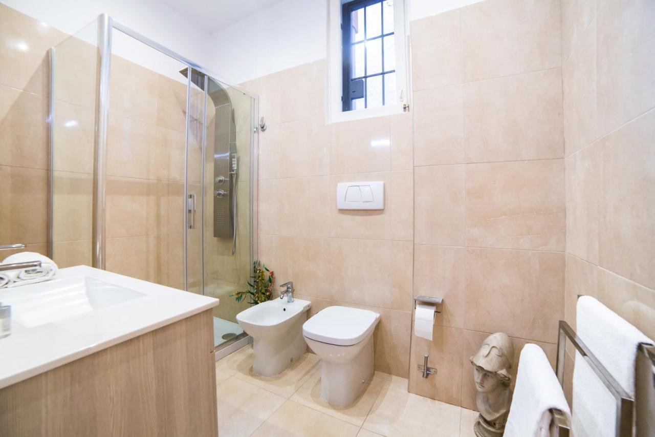 Spacious With Sunny Terrace Near Vatican โรม ภายนอก รูปภาพ