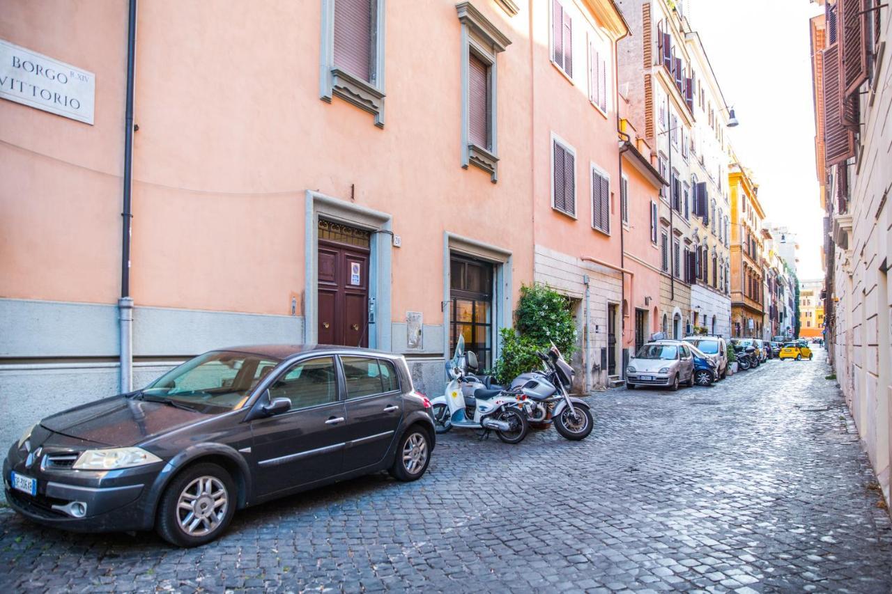 Spacious With Sunny Terrace Near Vatican โรม ภายนอก รูปภาพ
